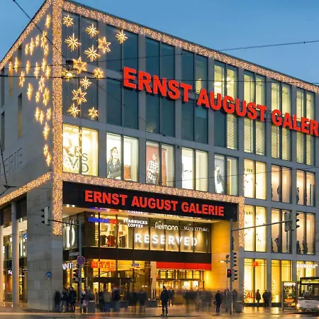 Modernes In Lage Komfortabel Eingerichtet Mit Arbeitsplatz Und Kueche - Geibelsuite *