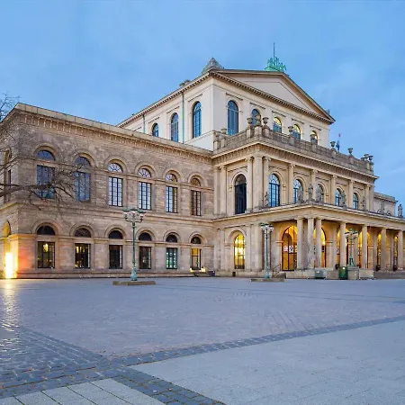 Apartment Modernes In Lage Komfortabel Eingerichtet Mit Arbeitsplatz Und Kueche - Geibelsuite *