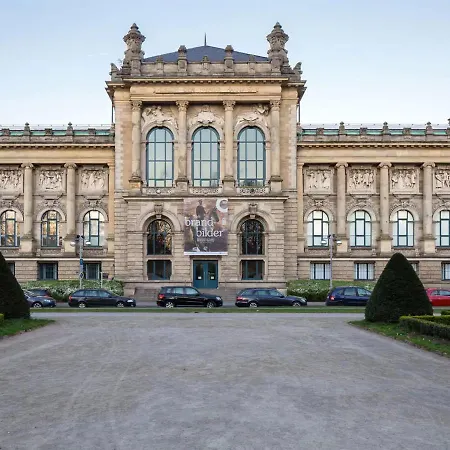 Modernes In Lage Komfortabel Eingerichtet Mit Arbeitsplatz Und Kueche - Geibelsuite Apartamento *