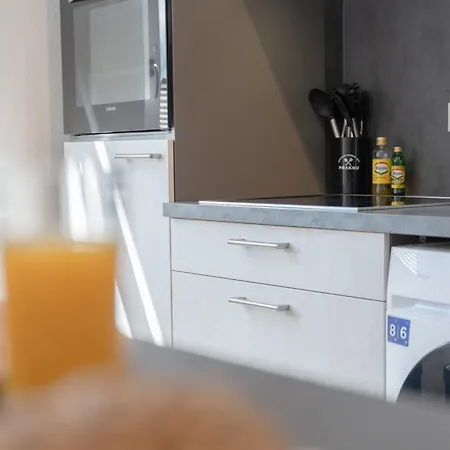 Apartamento Modernes In Lage Komfortabel Eingerichtet Mit Arbeitsplatz Und Kueche - Geibelsuite Hanôver