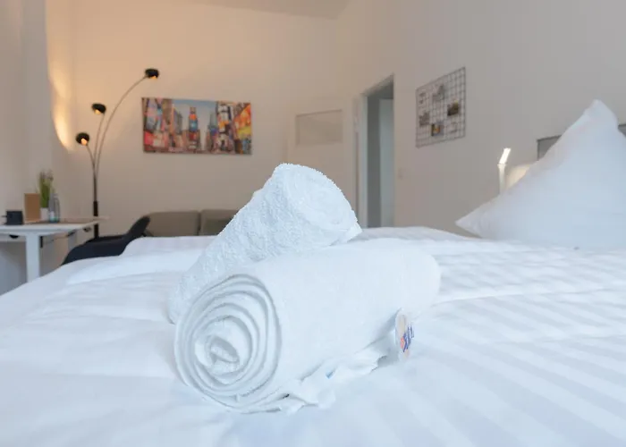 Modernes In Lage Komfortabel Eingerichtet Mit Arbeitsplatz Und Kueche - Geibelsuite