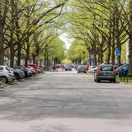 Modernes In Lage Komfortabel Eingerichtet Mit Arbeitsplatz Und Kueche - Geibelsuite